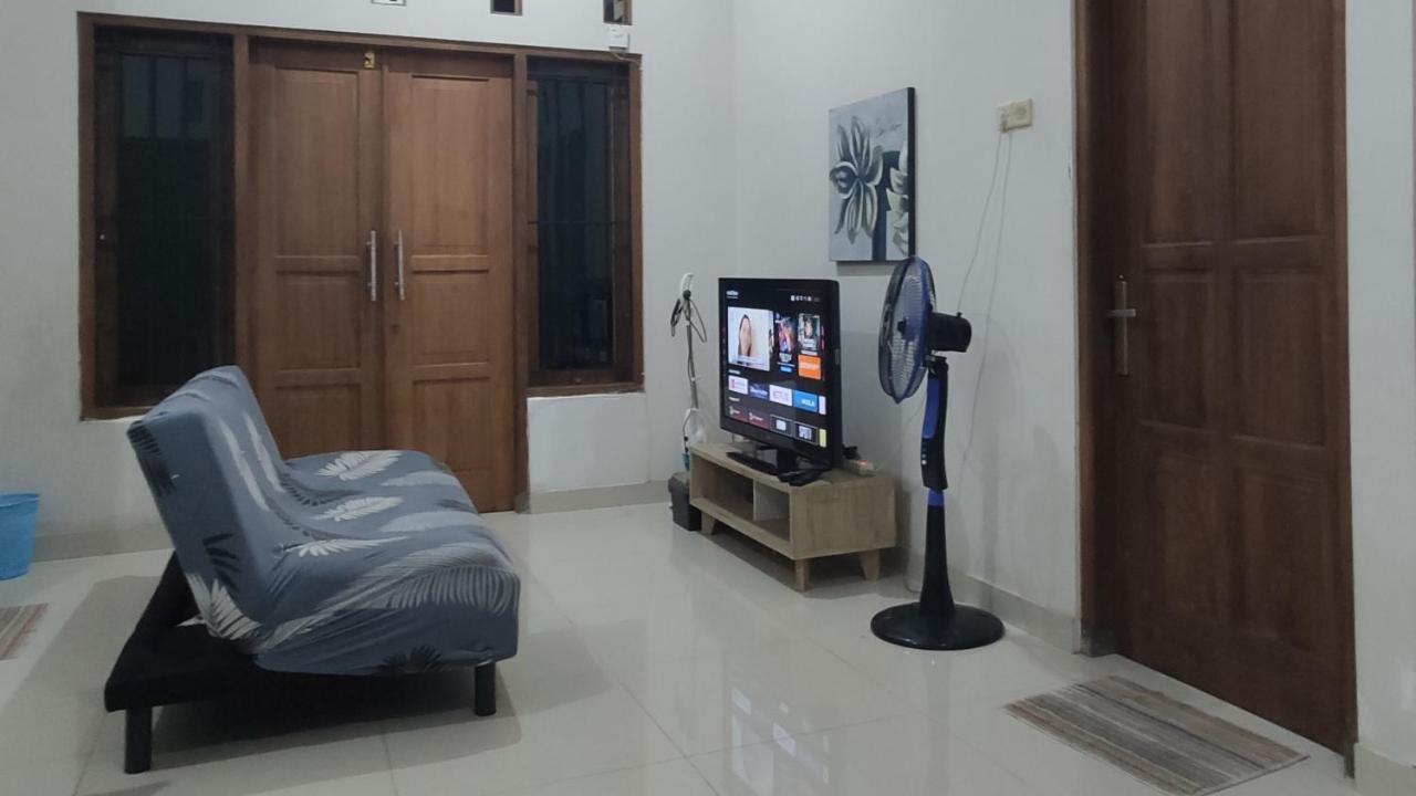 Choko Homestay Colomadu Esterno foto